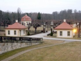 Schloss-Park; Klick: vergrößern